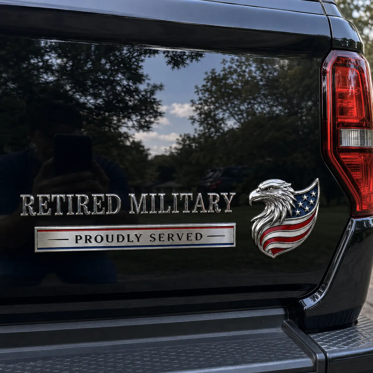 🇺🇸 Retired Military Proudly Served Eagle Car Emblem Metal Badge